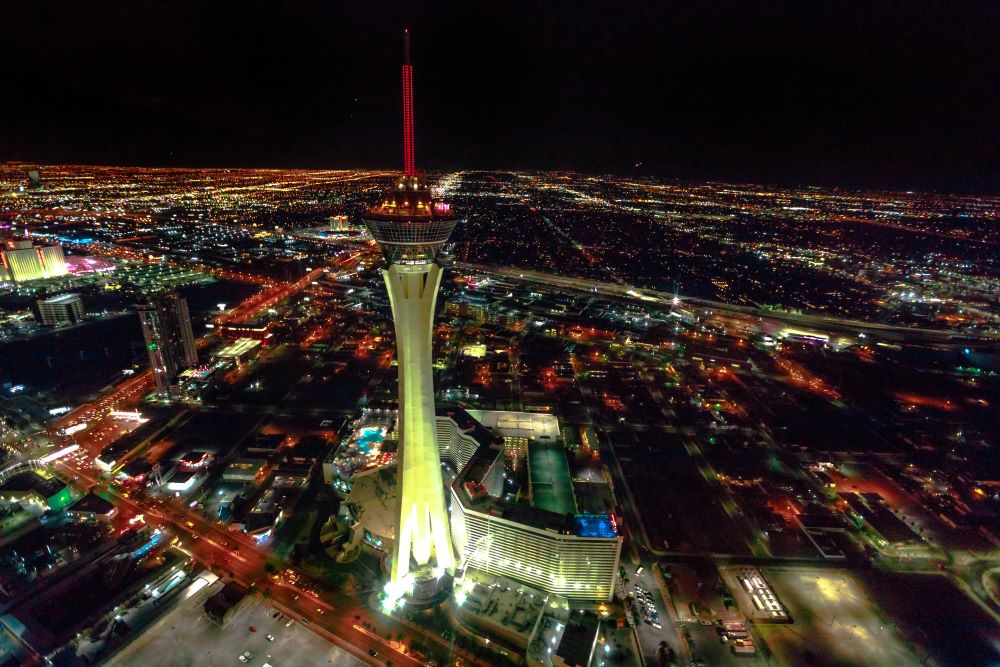 Stratosphere Tower bei Nacht